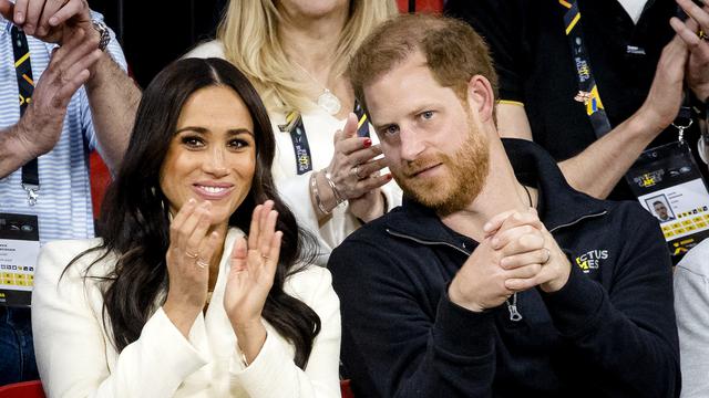 Publisitas yang BurukPangeran Harry dan Meghan Markle Dituding Permainkan Perasaan Ratu Elizabeth dan Pangeran Charles