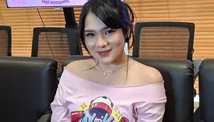 Davina Karamoy Jadi Pekerja Salon Dengan Logat Betawi di Film Naik Level