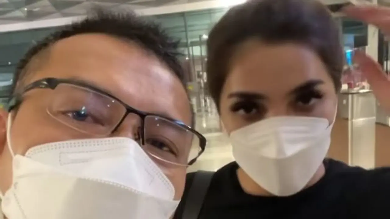 6 Momen Keberangkatan Keluarga Anang Hermasnyah Antar Ashanty Berobat ke Dubai