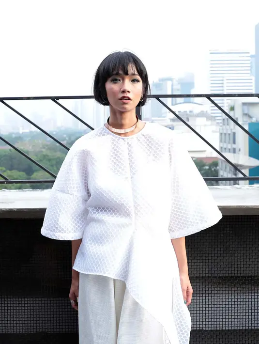 "Sudah pasti. Fashion style, potongan rambut, make up. Sampai postingan sosial media lah. Memang dikasih waktunya pas dengan nama ini. Jadi tiba-tiba kejadian saja," pungkas Tanayu. (Deki Prayoga/Bintang.com)