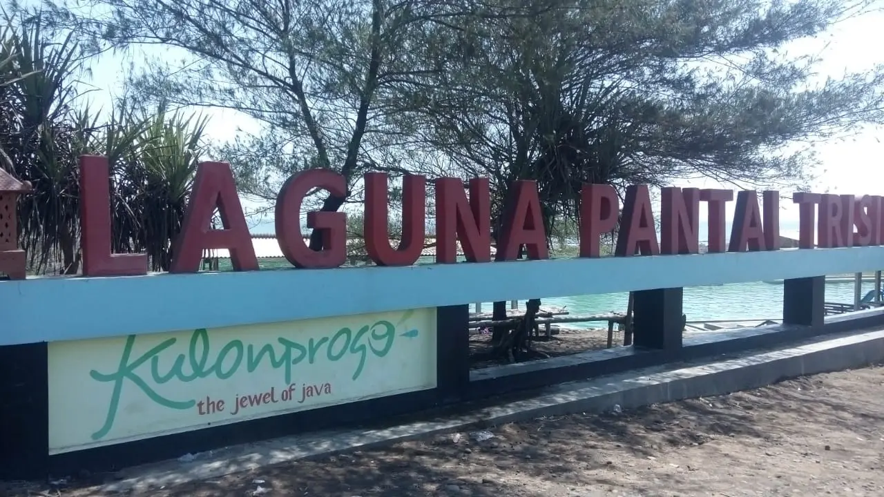 Pantai Trisik Kulonprogo