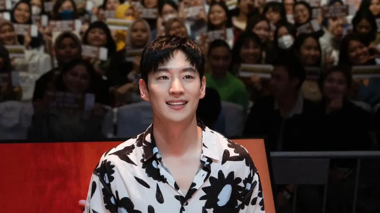 Potret Lee Je Hoon fan meeting di Indonesia. (Instagram/ leejehoon_official)