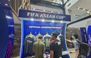 Semarak Fan Festivibes Mall Roadshow FIFA ASEAN Cup 2026 di Jakarta: Ada Legenda dan Trofi