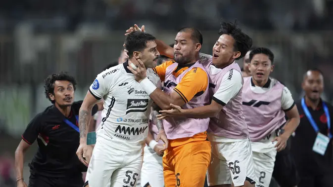 Cerita Seru Gol Cantik Pablo Andrade di Liga 1 2024/2025 - Gambar Asli