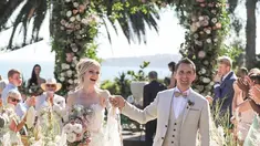 Pada Februari 2015, Model Elle Evans dikabarkan berpacaran dengan vokalis band Muse, Matt Bellamy. Pada Desember 2017, mereka mengumumkan pertunangan mereka (Liputan6.com/IG/@mattbellamy)