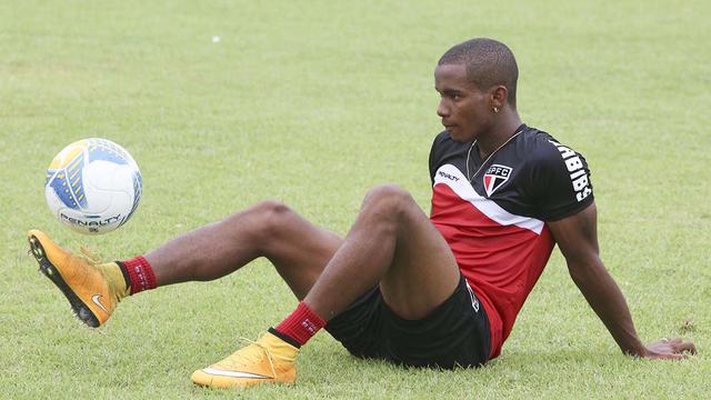 Gol Bunuh Diri Gelandang Sao Paulo Untungkan River Plate