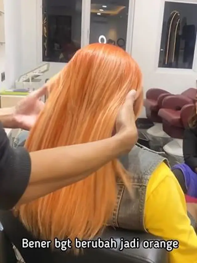Tampil Beda, Ini 6 Potret Terbaru Sule dengan Rambut Oranye