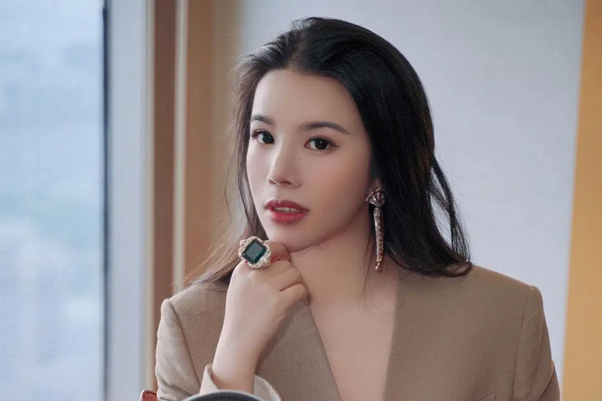 Potret Cantik Wendy Yu, Pengusaha Sukses Asal China yang Jadi Donatur Terbesar di Met Gala 2021