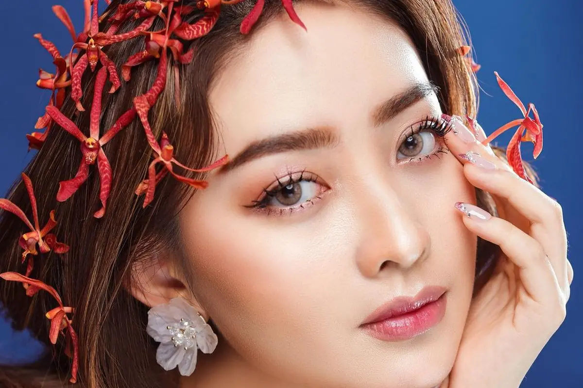 6 Inspirasi Makeup Imlek ala Artis Keturunan Tionghoa, Natasha Wilona hingga Agnez Mo