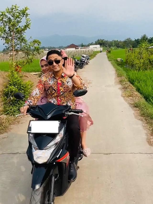 7 Momen Hengky Kurniawan Hadiri Pernikahan Warga, Seru Naik Motor di Jalan Persawahan