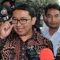 Wakil Ketua DPR RI, Fadli Zon mendatangi KPK, Jakarta, Senin (12/10/2015). Fadli Zon ingin bertemu dengan pimpinan KPK sebagai President Global  Organization of Parliamentarians Against Corruption. (Liputan6.com/Helmi Afandi)