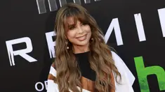 Paula Abdul menghadiri pemutaran perdana film Prey di Regency Village Theatre, Los Angeles, California, Amerika Serikat, 2 Agustus 2022. Paula Abdul tampak modis saat menghadiri pemutaran perdana film Prey. (Michael Tran/AFP)