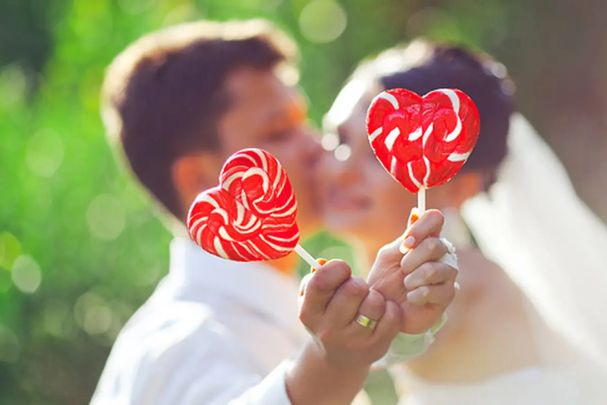 (c) shutterstock