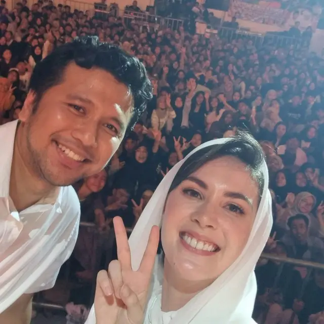 Kemesraan Arumi Bachsin Dukung Emil Dardak di Pilkada Jatim 2024, Gemas Bikin Iri. (instargam/arumibachsin_94, instagram/emildardak)