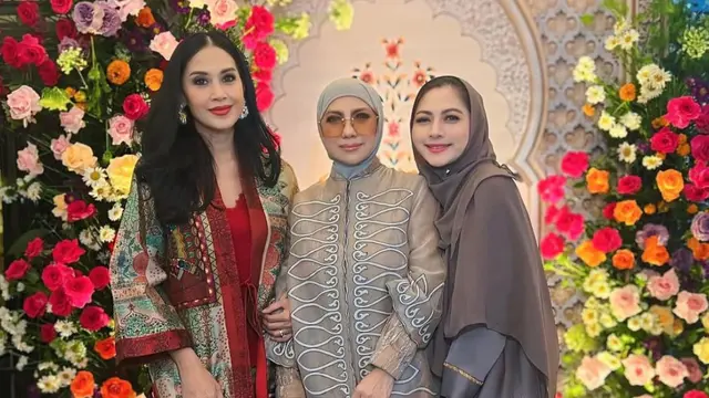 5 Potret Kebersamaan Buka Puasa Diah Permatasari, Fuji hingga Kris Dayanti Kompak"