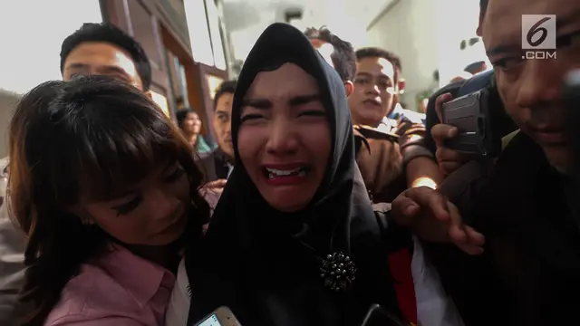 Tangisan Histeris Roro Fitriah Pecah usai di Vonis 4 tahun