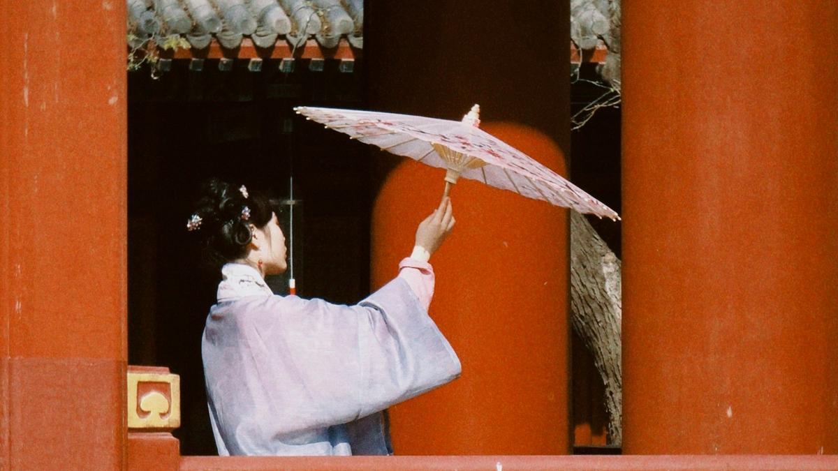 Tren Wisata Pakai Hanfu untuk Menikmati Petualangan Budaya di China