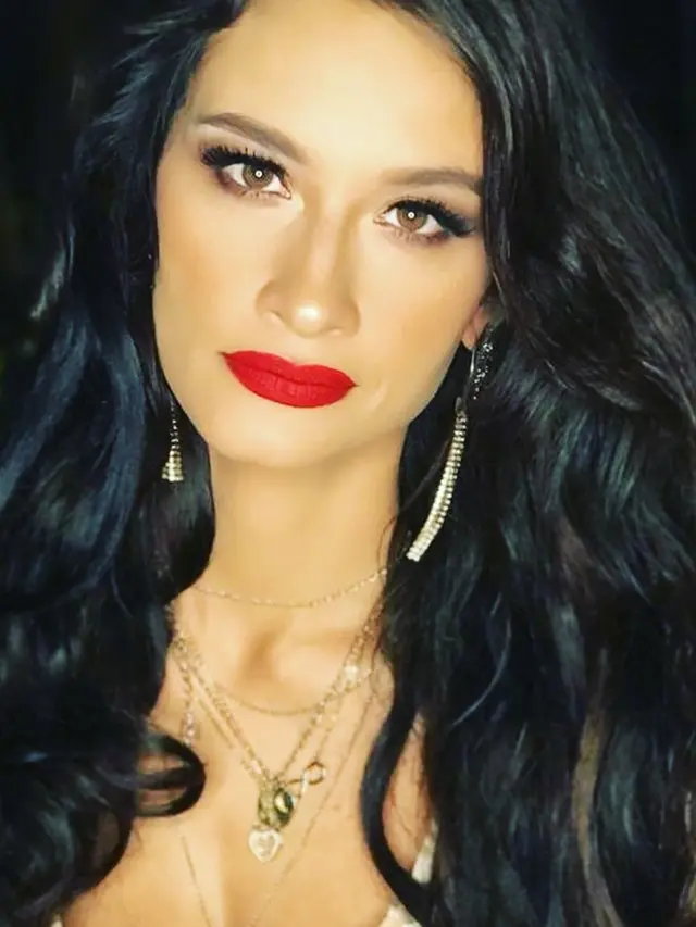 Lama Tak Tersorot, Ini 6 Potret Terbaru Rebecca Reijman yang Makin Menawan