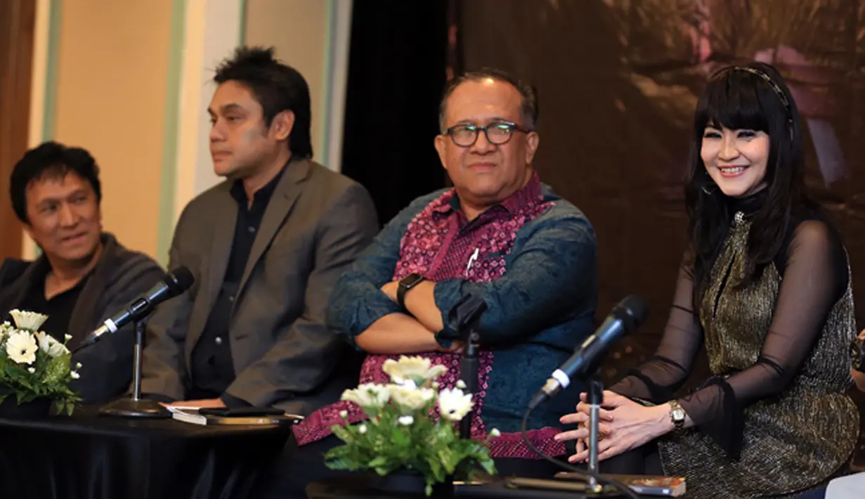 Ragam kisah cerita, kisah cinta hingga kisah perjalanan karier bermusiknya dituangkan Ita Purnamasari melalui buku. (Deki Prayoga/Bintang.com)