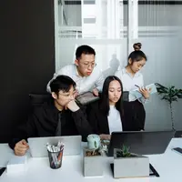 Dengan memanfaatkan waktu luang dan keterampilan yang dimiliki, pekerjaan sampingan tentu dapat dilakukan secara fleksibel. (Foto/Dok: Pexels)