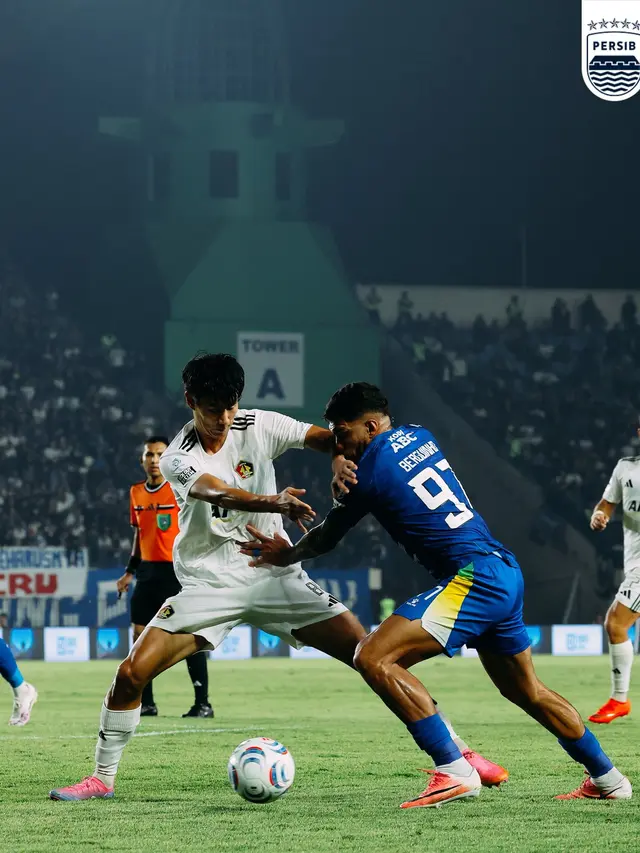 Persib Bandung vs Persik Kediri