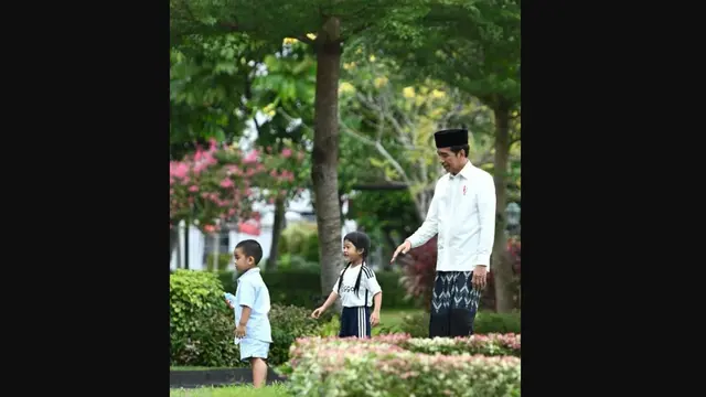 Presiden Joko Widodo atau Jokowi merayakan Hari Raya Idul Adha 1444 H di Istana Kepresidenan Yogyakarta dengan menyapa masyarakat hingga momong kedua cucunya, Sedah Mirah Nasution dan Panembahan Al Nahyan Nasution.