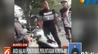 Aksi penghalangan dilakukan karena sang pengendara tetap nekad melintas meski sudah ada peringatan adanya kereta api yang akan melaju.