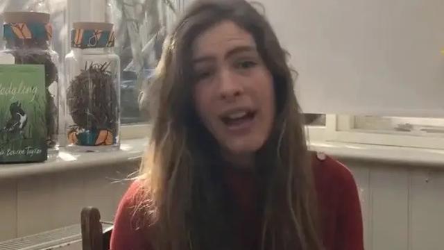 Rambut Wanita Jadi Sarang Burung