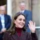 Kate Middleton&nbsp;gelombang setelah kunjungan ke Rumah Sakit Royal Marsden di London barat, Inggris, pada 14 Januari 2025. (Chris Jackson/POOL/AFP)