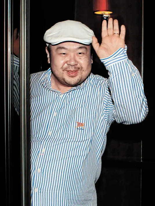 Foto yang diambil pada 4 Juni 2010 putra tertua pemimpin Korea Utara Kim Jong-Il, Kim Jong-Nam usai wawancara dengan perwakilan media Korea Selatan di Macau. (REPUBLIC OF KOREA OUT /AFP PHOTO / JOONGANG ILBO/FILES / JoongAng Sunday)