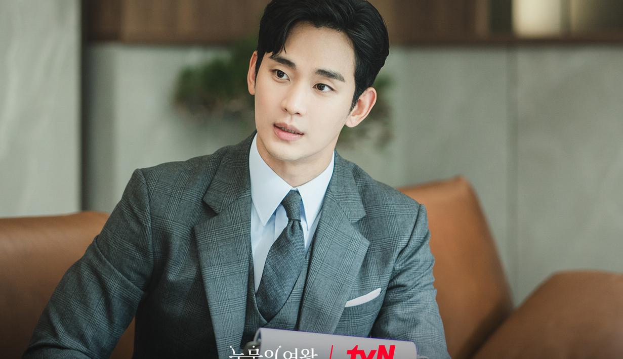 Setelah menghadapi konflik antara kehidupan kerja dan kehidupan pribadi, Baek Hyun Woo mengalami krisis yang menyebabkan hidupnya berubah. Apakah ia mampu mengatasi krisis tersebut dan menjalani kehidupan pernikahan yang bahagia. (Foto: tvN Drama)