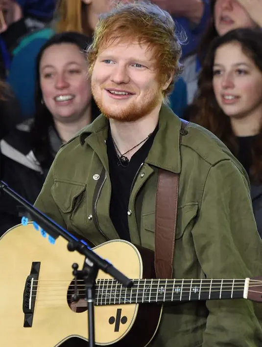 Namun sayangnya hal ini dibantah oleh Ed nya sendiri. Ia mengatakan bahwa dirinya tidak bercerita apapun pada Rusell, dan ia memang belum  bertunangan dengan kekasihnya tersebut. (AFP/Bintang.com)