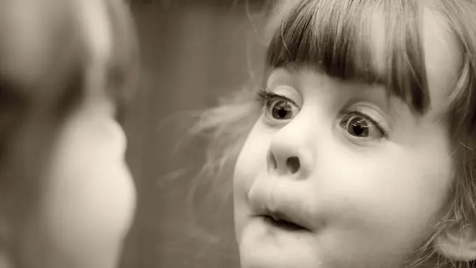 6 Manfaat Bicara pada Diri Sendiri Bagi Kesehatan Mentalmu