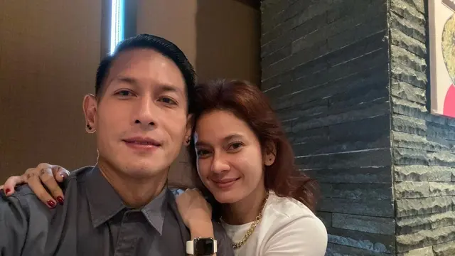 Potret Chef Juna bareng kekasih