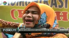 Digaji Rp 300-500 ribu per bulan, ratusan guru honorer di Medan, Sumatera Utara, menangis sambil nyanyikan Hymne Guru.