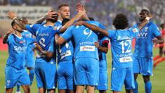 Hingga pekan ke-22 Saudi Pro League 2023/2024, Al Hilal sukses memuncaki klasemen sementara meninggalkan Al Nassr yang diperkuat Cristiano Ronaldo. Selisih 9 poin antara keduanya mmebuktikan kapasitas Al Hilal yang memang pantas menjadi pemuncak klasemen. Penampian gemilang Al Hilal yang belum terkalahkan dengan mengantongi 20 kemenangan dan 2 kali hasil imbang tak lain berkat penampilan impresif 4 alumnus Premier League dalam skuad Al Hilal musim ini. Berikut keempat alumnus Premier League tersebut. (AFP/Abdullah Mahdi)