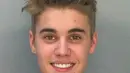Foto ini diambil saat Justin Bieber ditangkap polisi karena balapan liar pada tahun 2014 lalu. (Rex/Shutterstock/HollywoodLife)