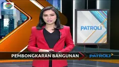 Sejumlah pemilik toko hanya bisa pasrah saat melihat tempat tinggal mereka dibongkar petugas.