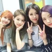 Belum lama ini, BLACKPINK merilis teaser mini album terbaru yang bertajuk Square Up. Teaser ini sendiri berbentuk animasi, akan tetapi tak banyak informasi tentang album Square Up. (Foto: Soompi.com)