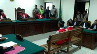 Dua terdakwa pembunuhan dengan cangkul di Tangerang divonis mati (Pramita Tristiawati/Liputan6.com)
