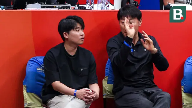 Foto: Momen Asik Shin Tae-yong dan Skuad Timnas Indonesia U-17 Nonton Piala Dunia FIBA 2023