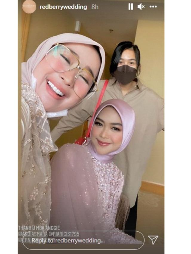 8 Detail Penampilan Ria Ricis saat Dilamaran Teuku Ryan, Menawan