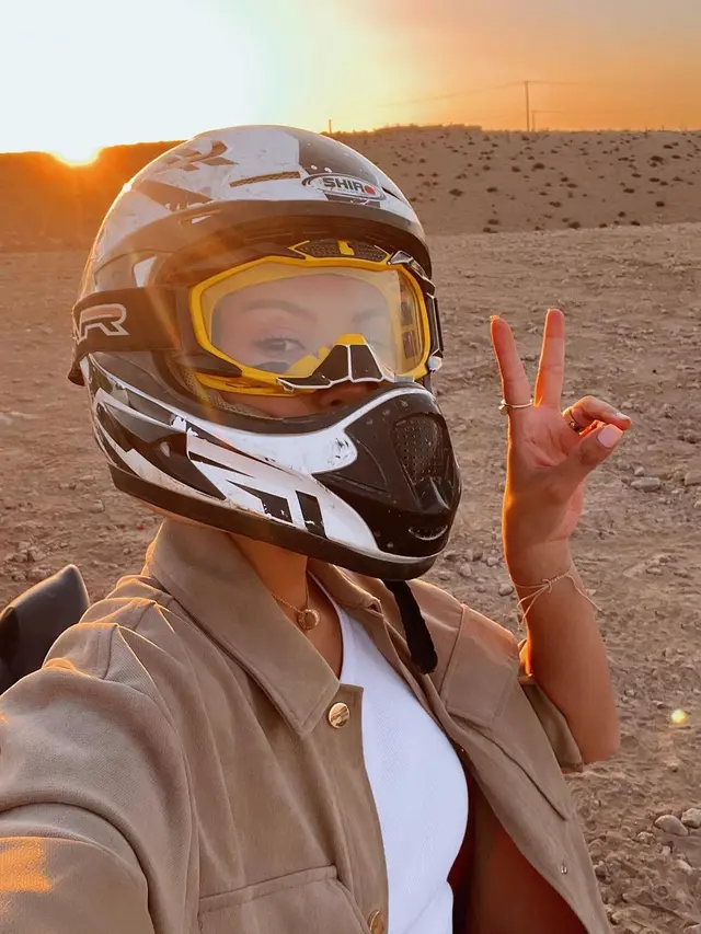 Seru Main ATV di Gurun, Ini 7 Momen Alyssa Daguise saat di Maroko