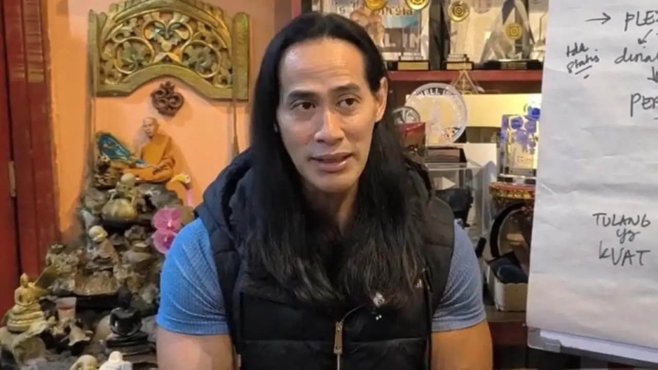 Ade Rai Bagikan Menu Buka Puasa Agar Berat Badan Stabil, Salah Satunya Telur.  foto: TikTok @aderai_ofc