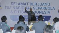 Ketua PSSI, Edy Rahmayadi, memberi sambutan saat acara pelepasan Timnas Indonesia U-22 di Makostrad, Jakarta, Kamis (10/8/2017). PSSI resmi melepas para atlet untuk berlaga di Sea Games 2017 Malaysia. (Bola.com/M Iqbal Ichsan)