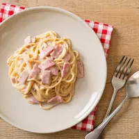 Ilustrasi spaghetti carbonara cream cheese./Copyright shutterstock.com/id/g/topnatthapon