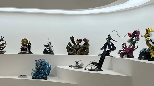Statue 4 Heroes Gallery