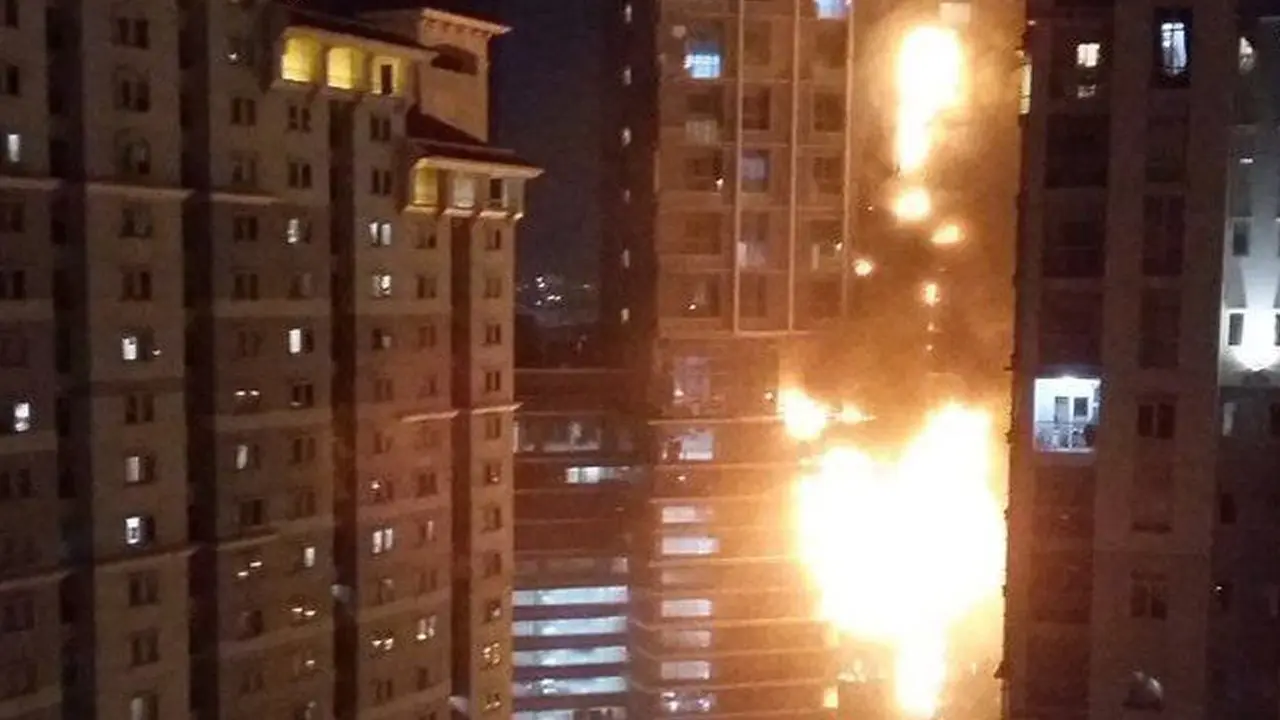 20161109- Kebakaran Landa Gedung Neo Soho-Jakarta