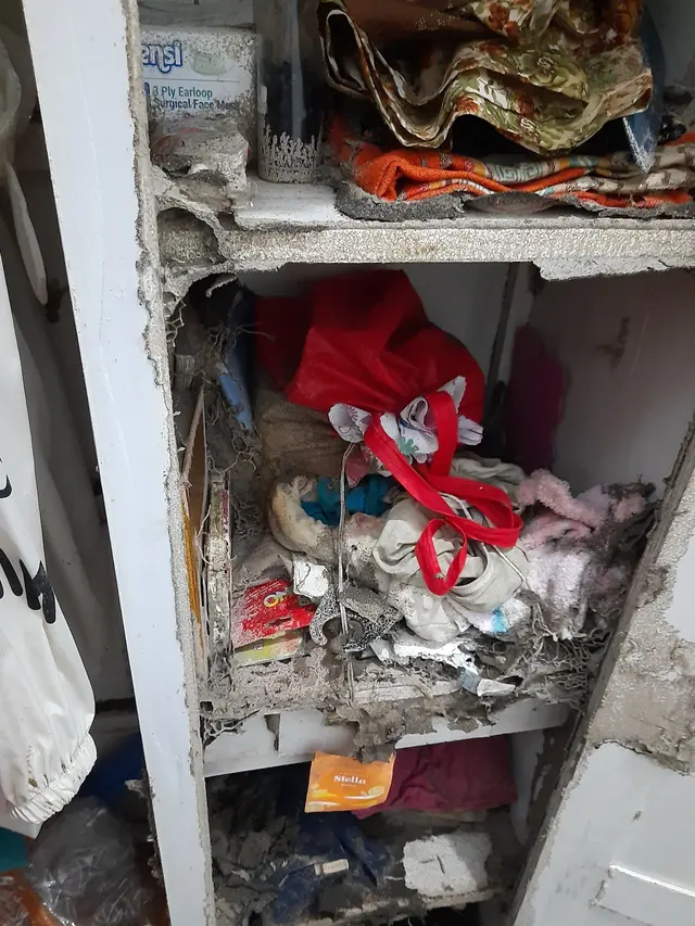 6 Potret Kamar Kos Berjamur karena Ditinggal Mudik Ini Bikin Miris