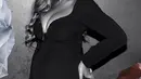Di kehamilan saat ini, Beyonce yang mengandung bayi kembarnya itu tampak mengabadikan momen bahagianya itu. Aura keibuannya terpancar dari wajah Beyonce saat sedang melakukan sesi foto. (Instagram/Beyonce)